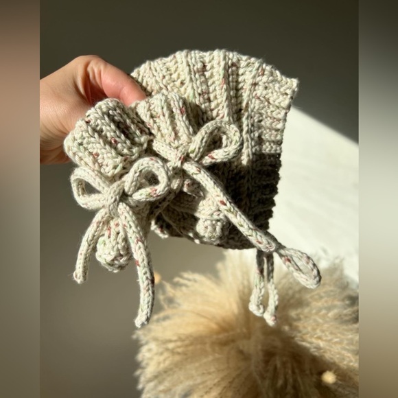 Bonnet and Booties set - Picture 3 of 6